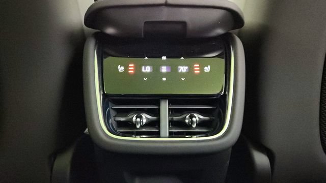 New 2026 Volvo EX90 Ultra AWD/4WD image 31