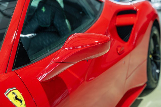 Used 2018 Ferrari 488 GTB RWD image 13