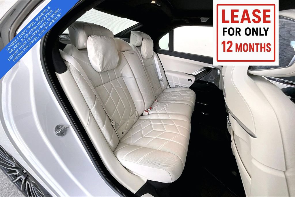 Used 2025 BMW 760i xDrive AWD/4WD image 36