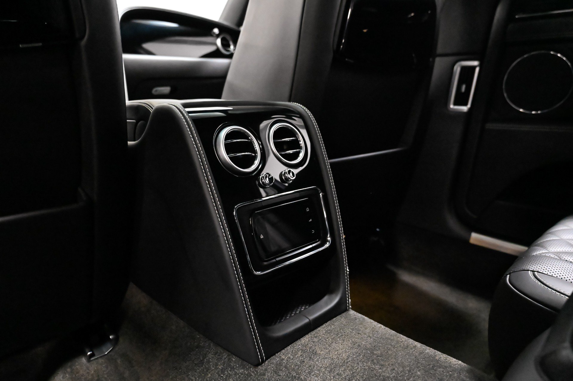 Used 2017 Bentley Flying Spur S V8 AWD/4WD image 42
