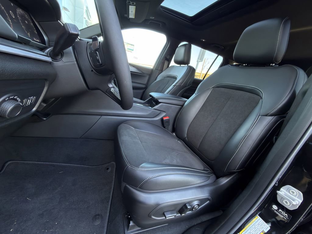 New 2025 Jeep Grand Cherokee L Altitude AWD/4WD image 19