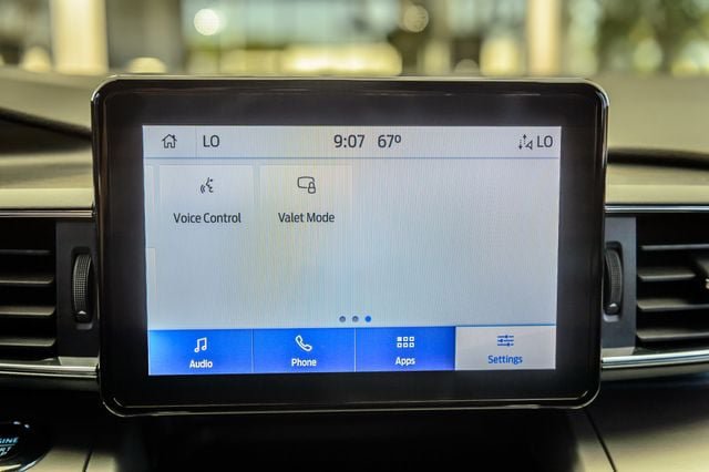 Used 2022 Ford Explorer XLT w/ Equipment Group 202A RWD image 25