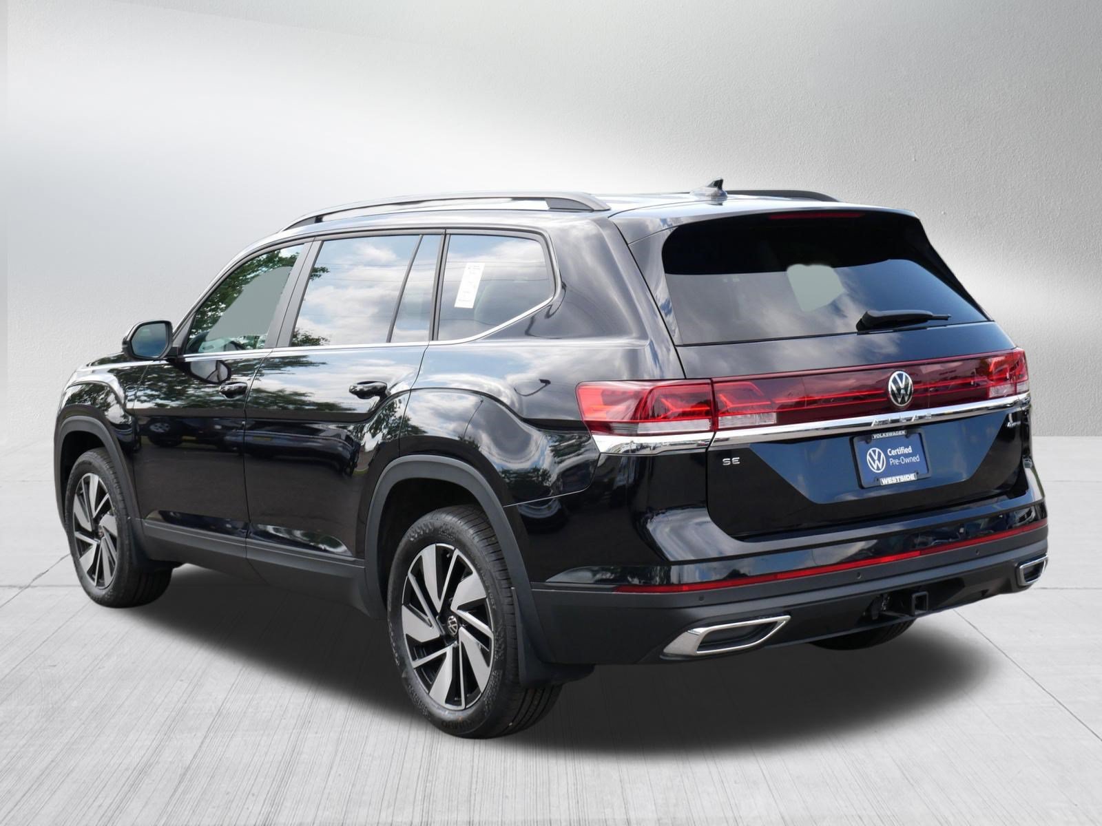 Certified 2024 Volkswagen Atlas SE w/ Panoramic Sunroof Package AWD/4WD image 5