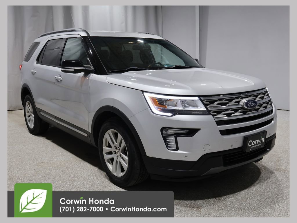 Used 2018 Ford Explorer XLT image 1