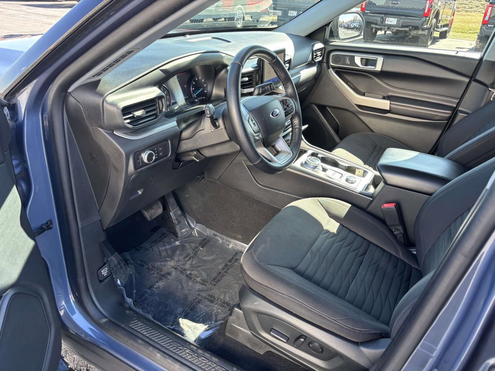 Used 2021 Ford Explorer XLT image 26