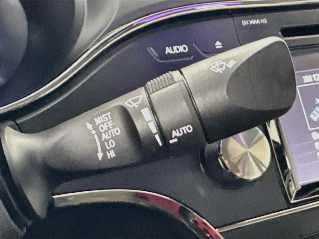Used 2018 Toyota Avalon Limited FWD image 13