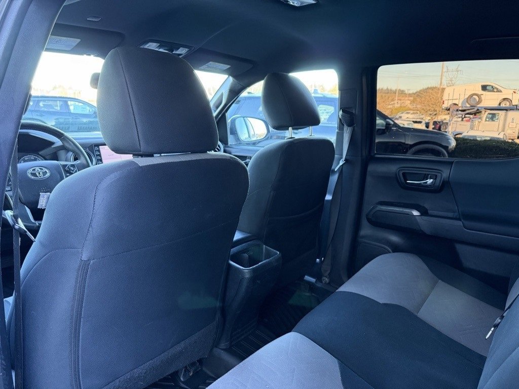 Used 2021 Toyota Tacoma TRD Off-Road w/ Technology Package image 30