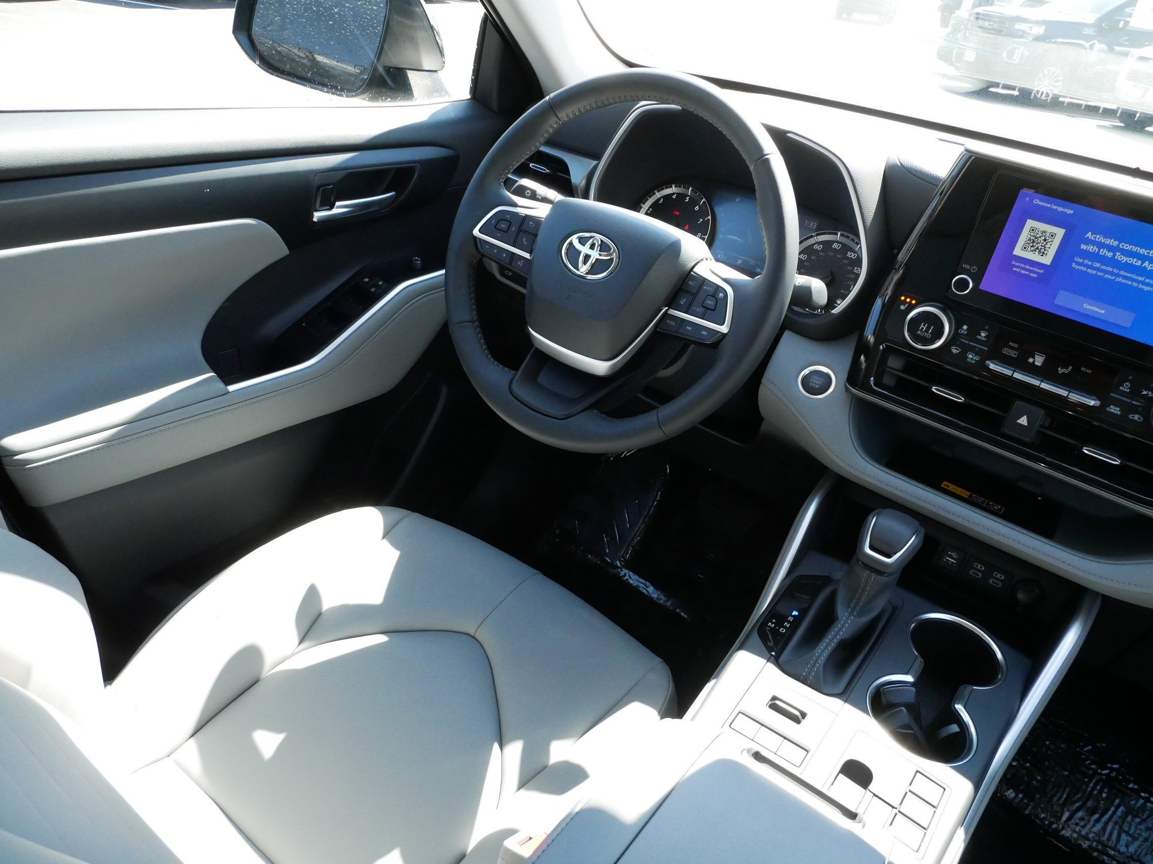Certified 2026 Toyota Highlander XLE AWD/4WD image 9