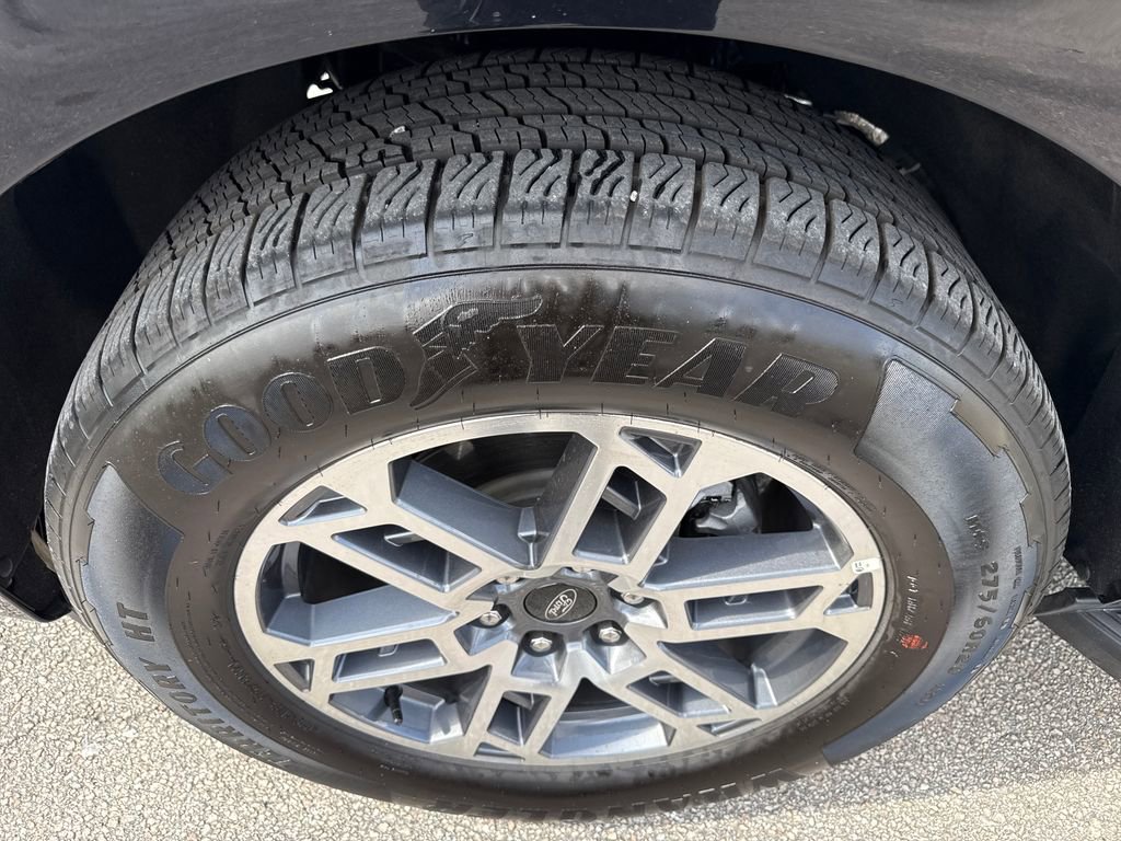 Used 2025 Ford Expedition Max Active RWD image 12