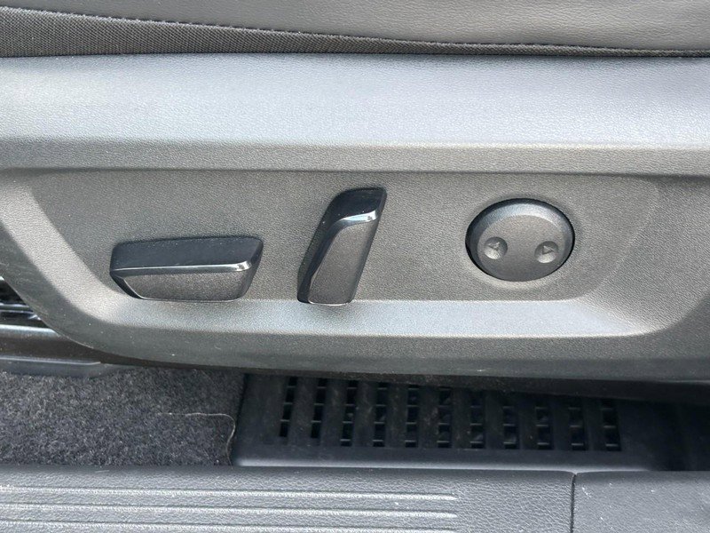 Used 2023 Nissan Rogue SV w/ SV Premium Package image 16