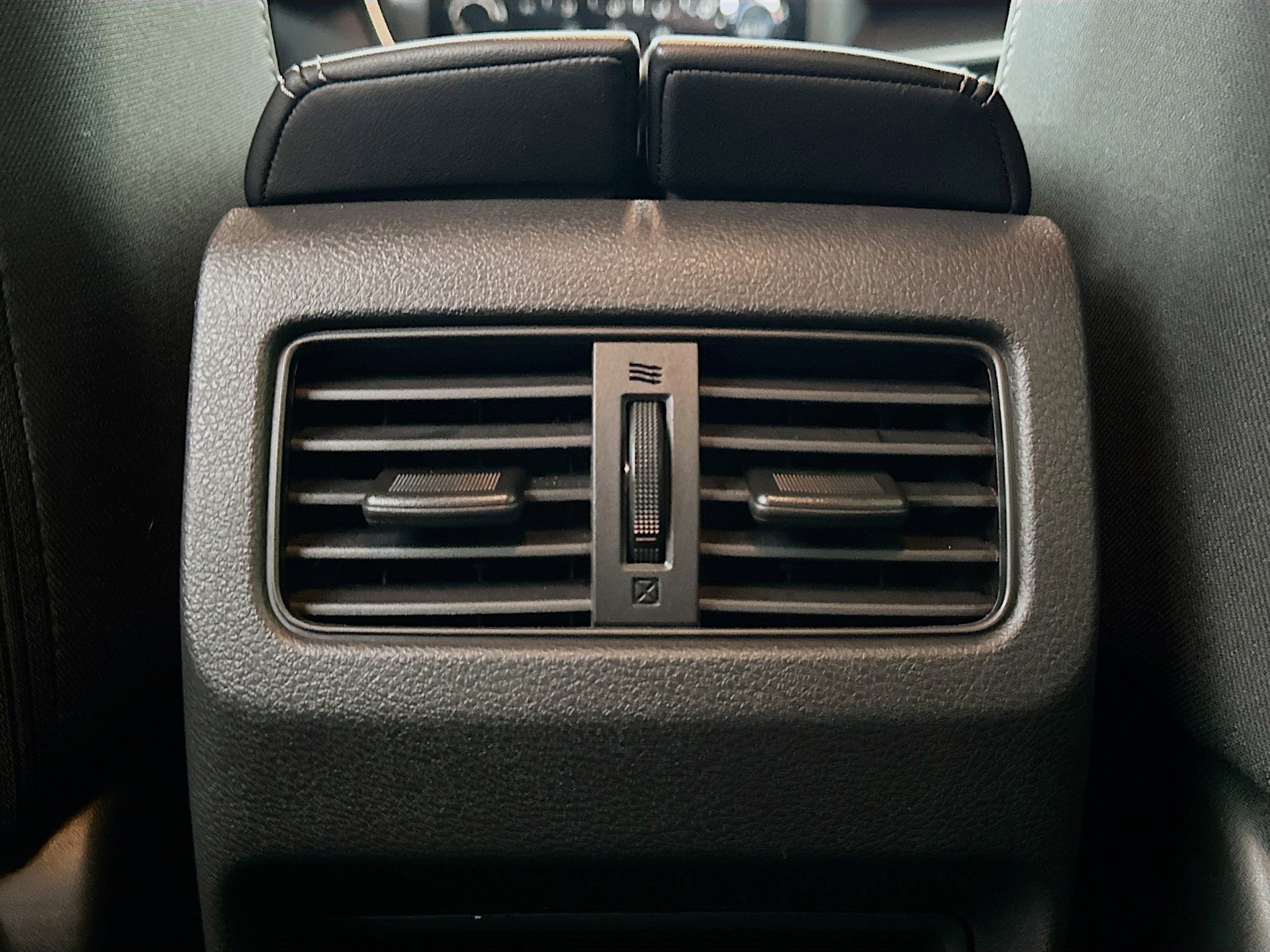 Used 2023 Nissan Rogue S image 26