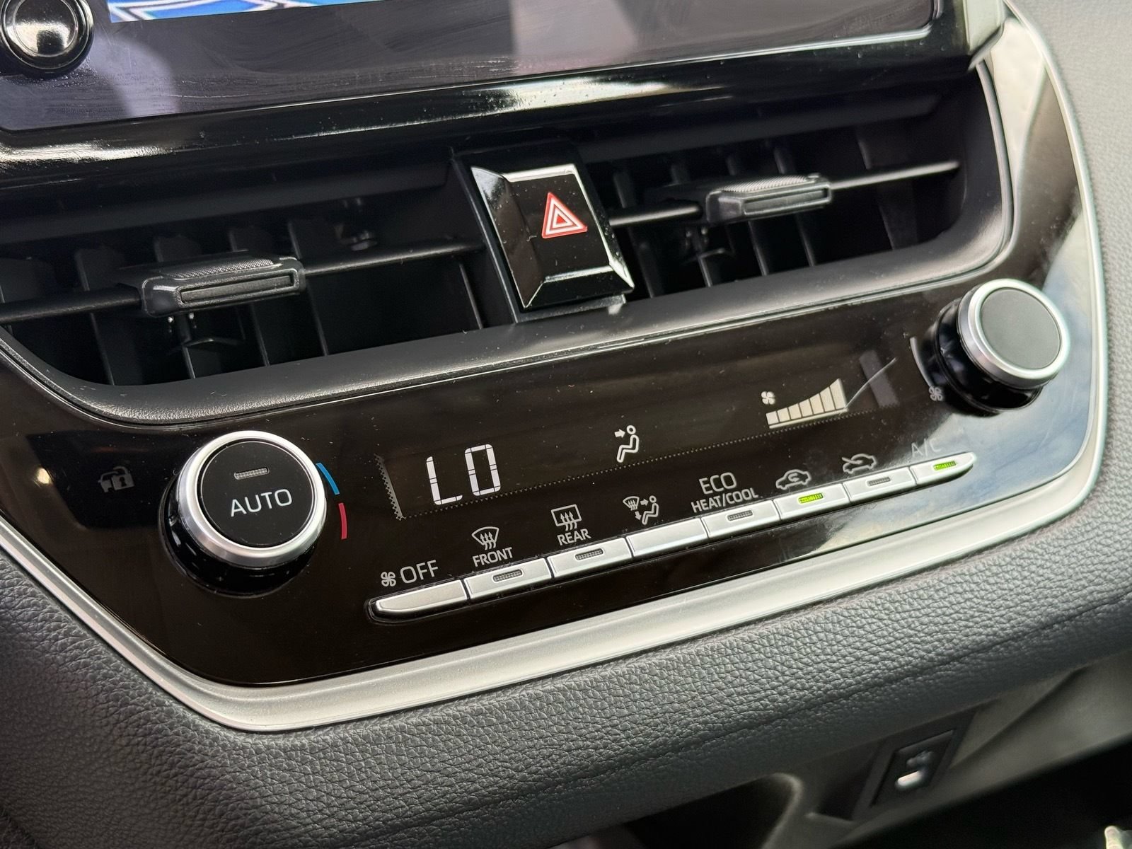 Used 2025 Toyota Corolla LE FWD image 23