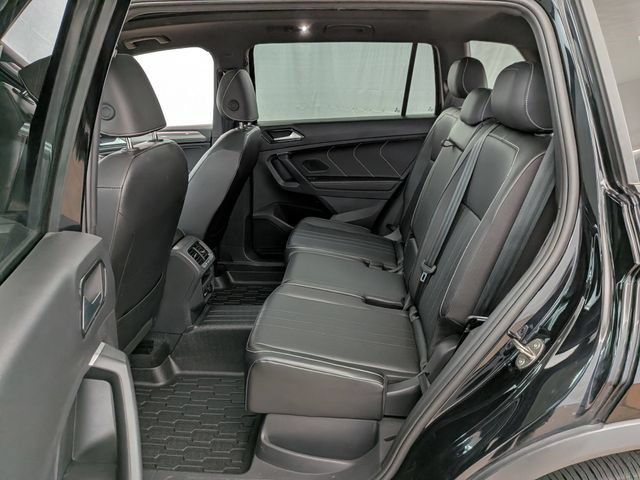 Used 2024 Volkswagen Tiguan SE R-Line w/ MDO Package, Two-Row AWD/4WD image 17