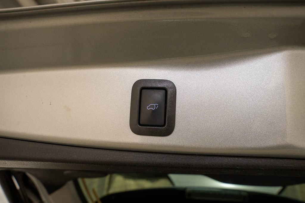 Used 2019 Toyota Highlander Limited image 6