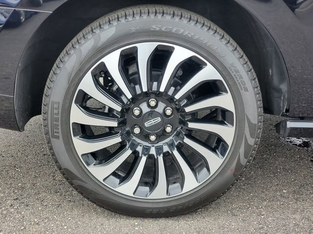 Used 2024 Lincoln Navigator Black Label image 6