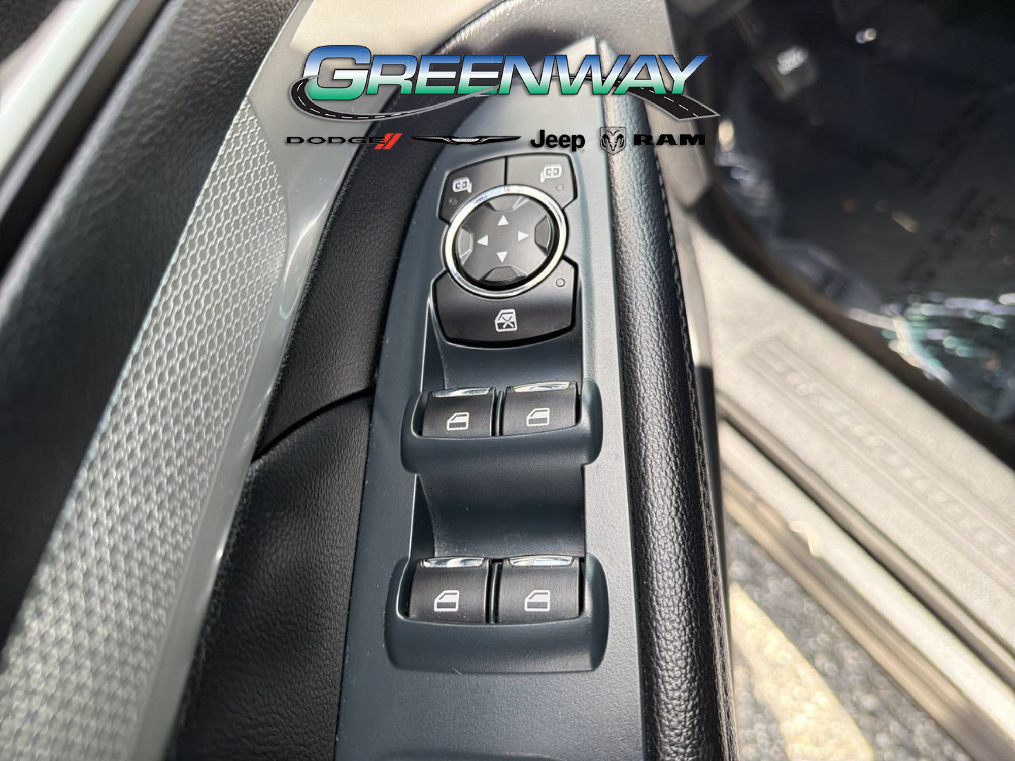 Used 2016 Ford Explorer XLT w/ Equipment Group 202A FWD image 16