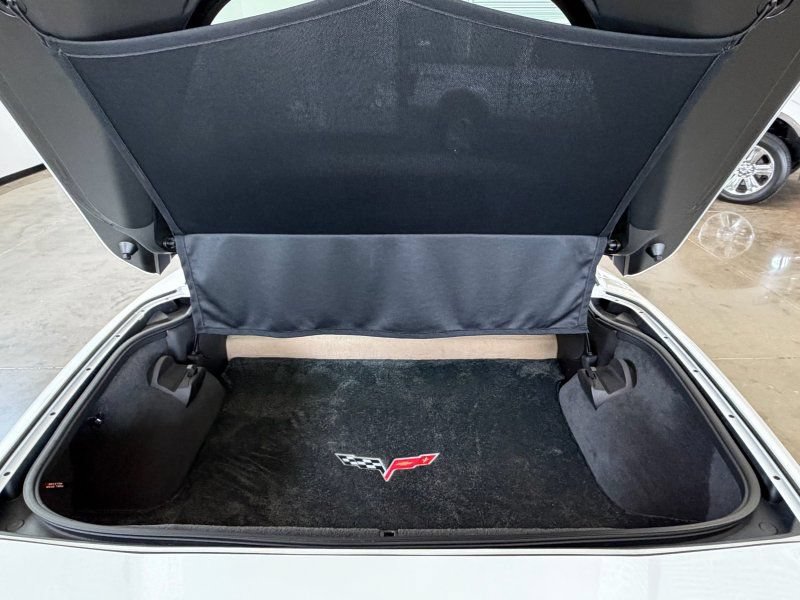 Used 2005 Chevrolet Corvette Coupe w/ Preferred Equipment Group RWD image 13