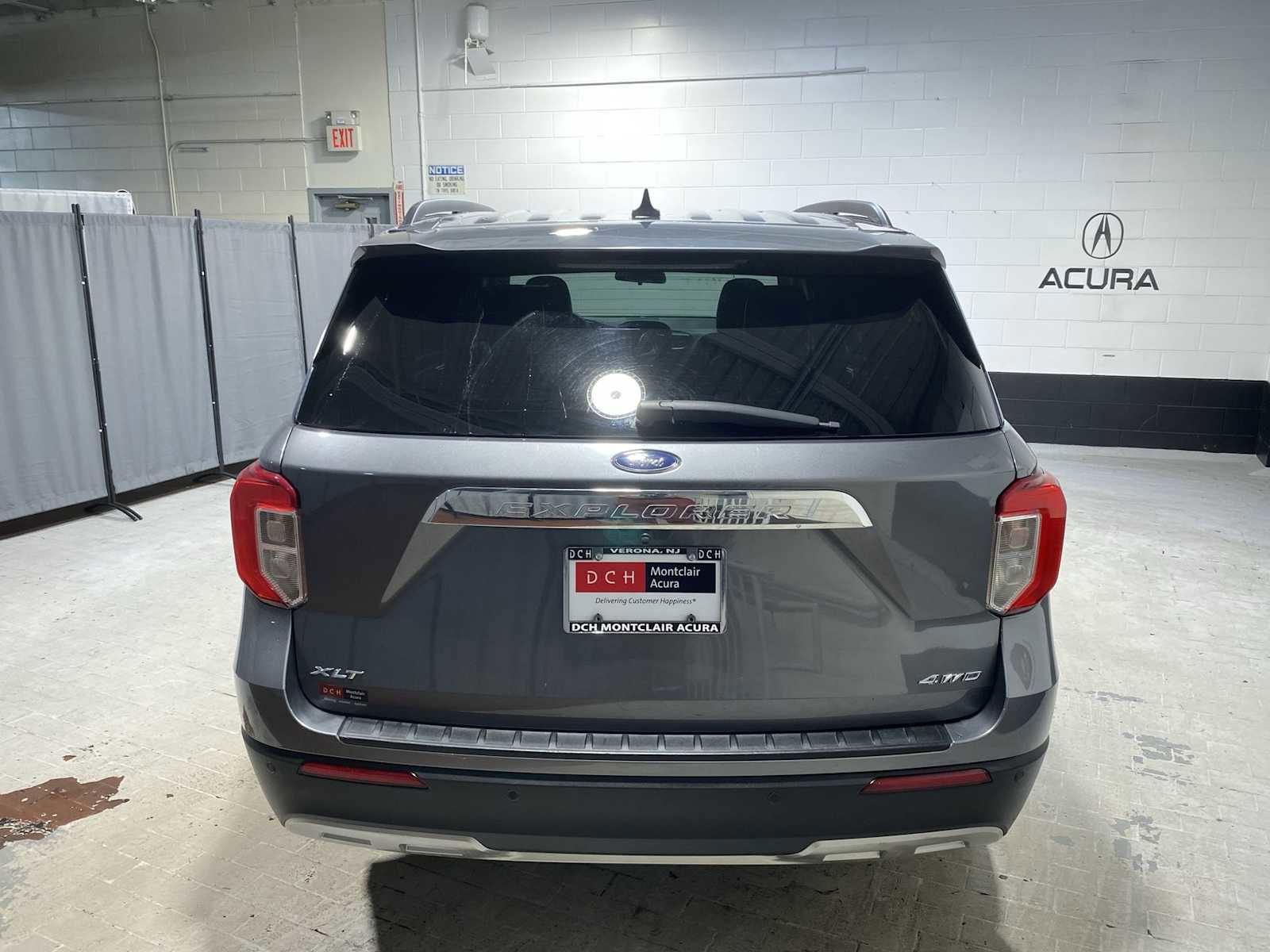 Used 2022 Ford Explorer XLT w/ Equipment Group 202A image 5