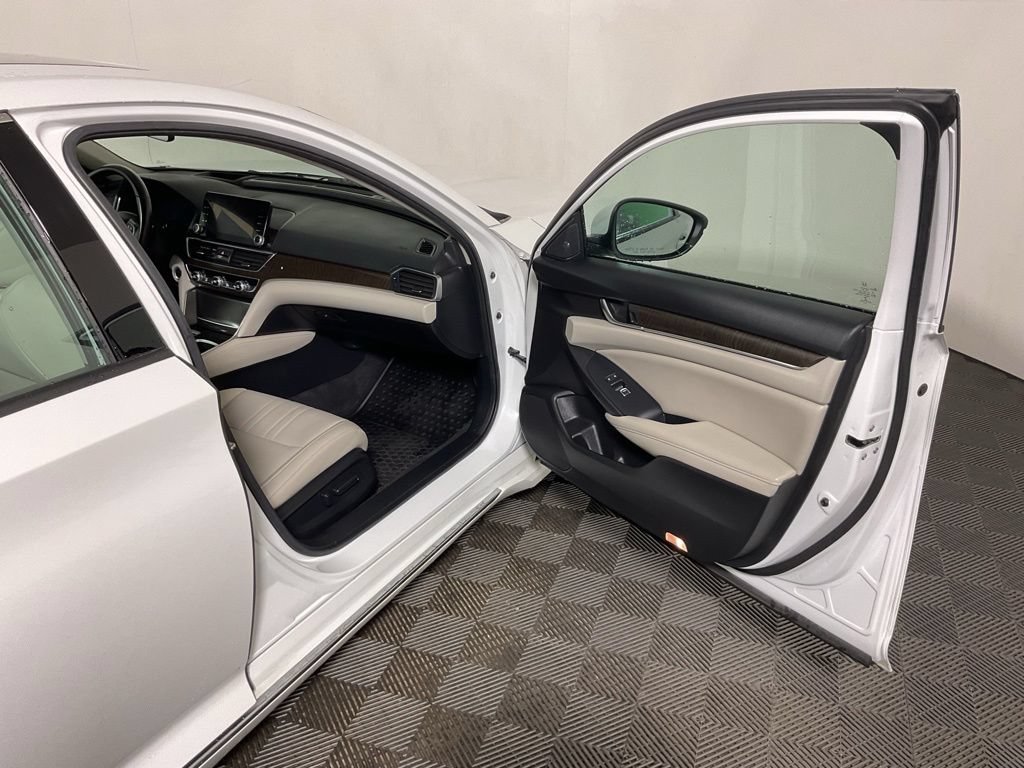 Used 2020 Honda Accord Touring image 35