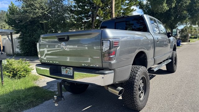 Used 2017 Nissan Titan SV AWD/4WD image 5