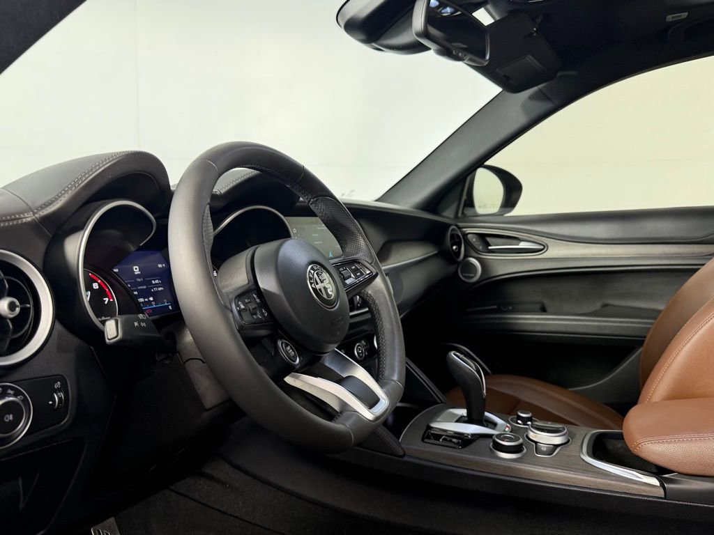 Used 2023 Alfa Romeo Stelvio Ti image 26