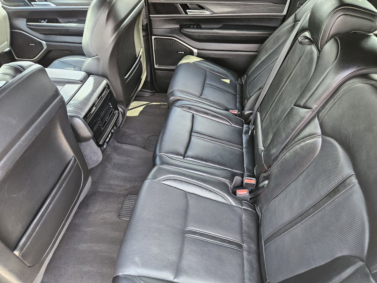 Used 2023 Jeep Wagoneer L Series III w/ Preferred Equipment Group image 64