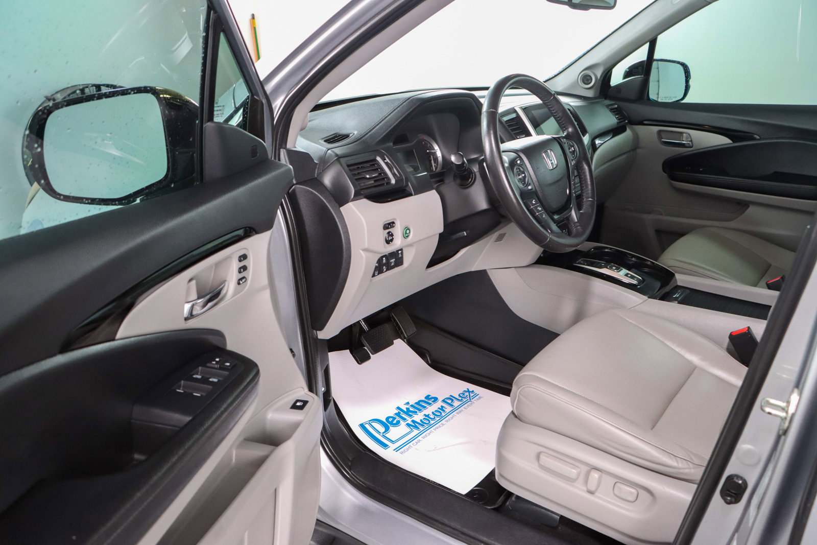 Used 2020 Honda Ridgeline RTL-E image 3