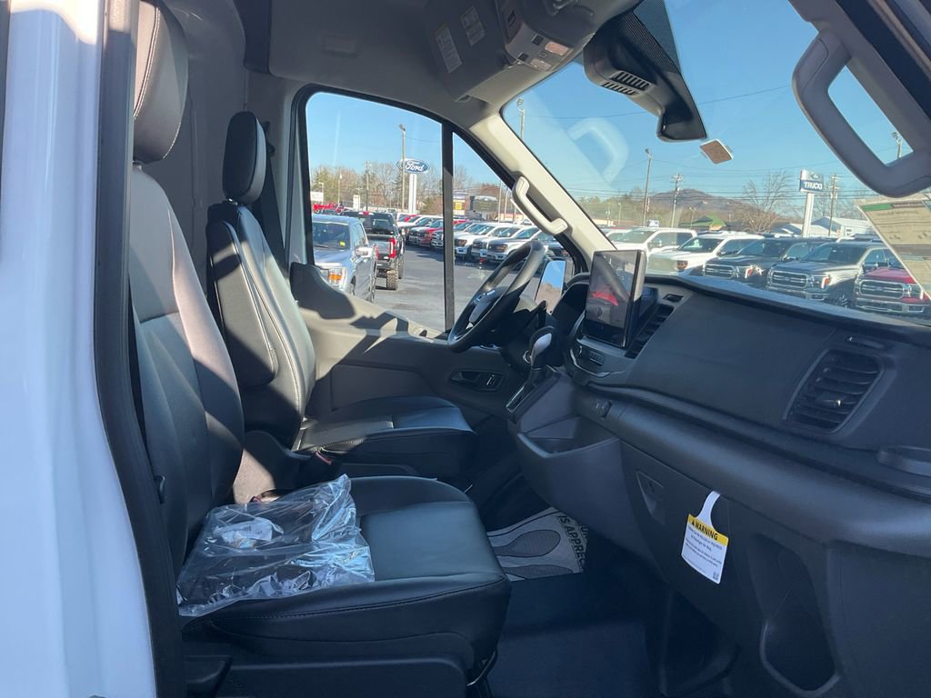 New 2026 Ford Transit 250 148 Medium Roof RWD image 12