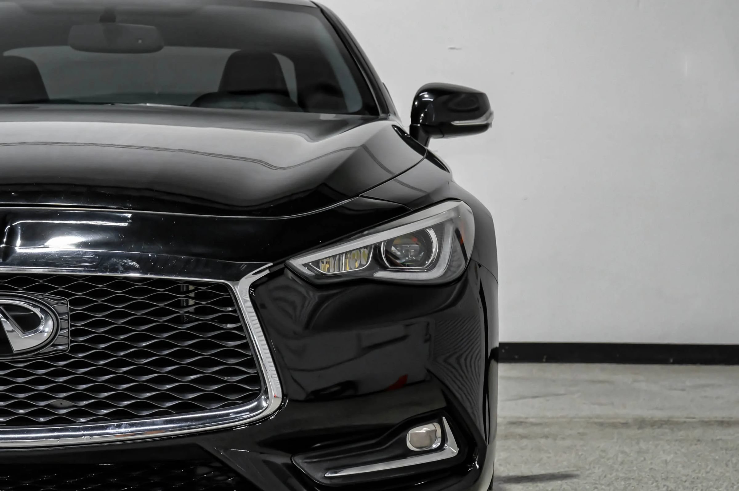 Used 2017 INFINITI Q60 Red Sport 400 RWD image 50