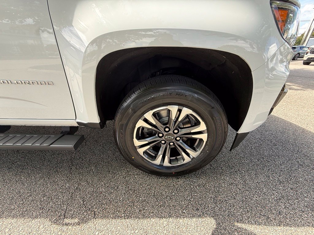 Used 2022 Chevrolet Colorado Z71 w/ Safety Package RWD image 34