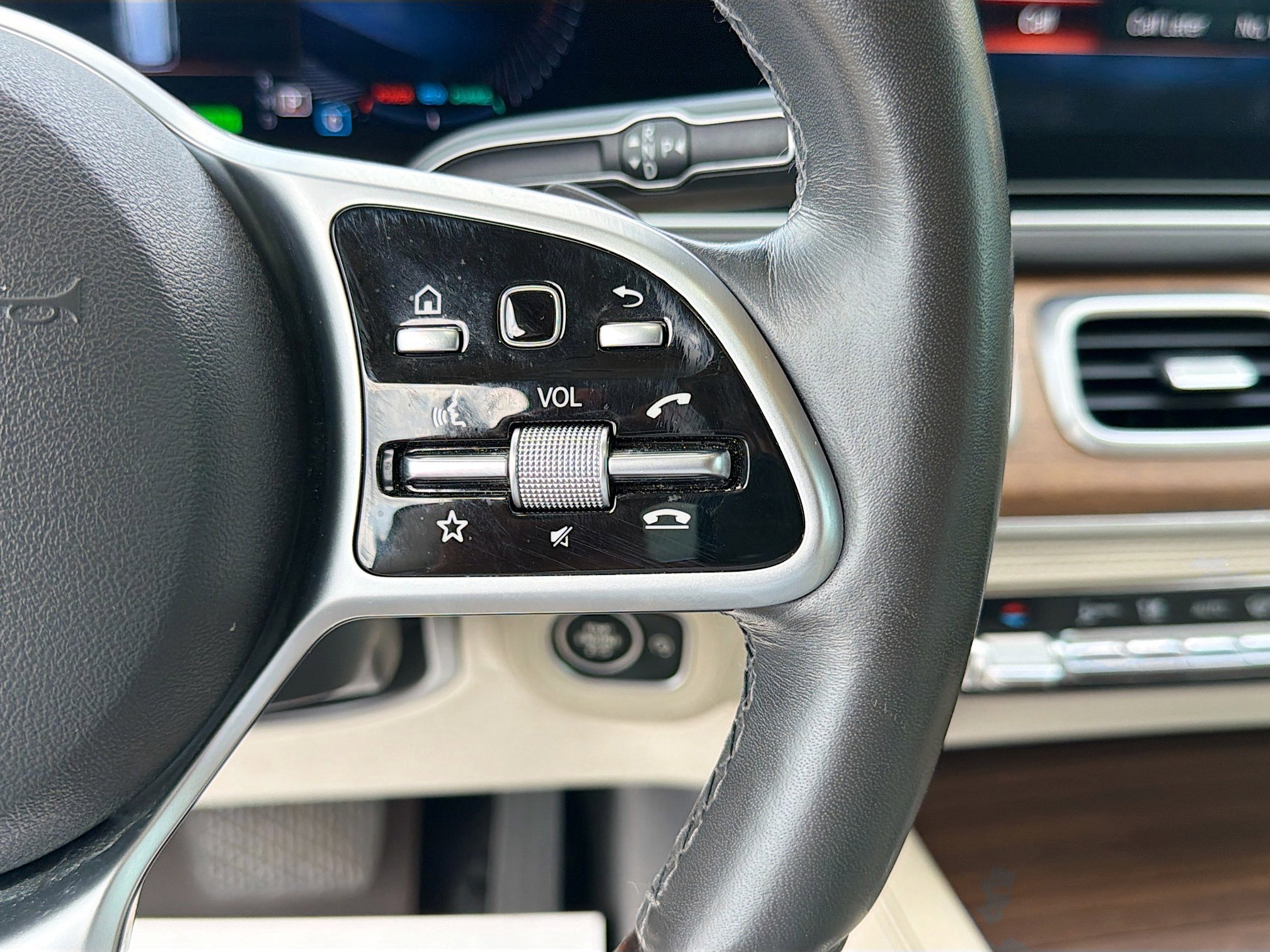 Used 2020 Mercedes-Benz GLS 450 4MATIC image 39