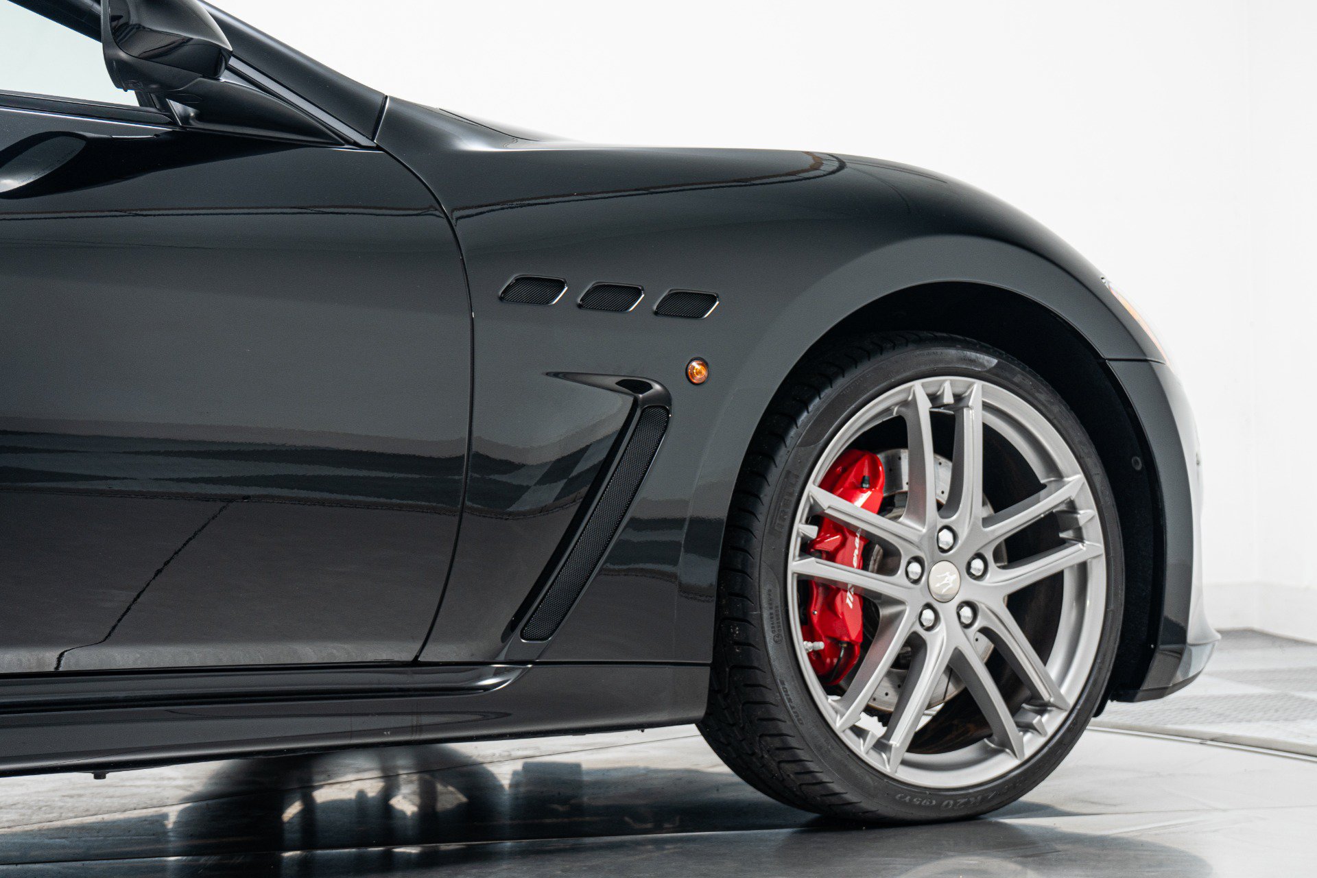 Used 2014 Maserati GranTurismo Convertible RWD image 35