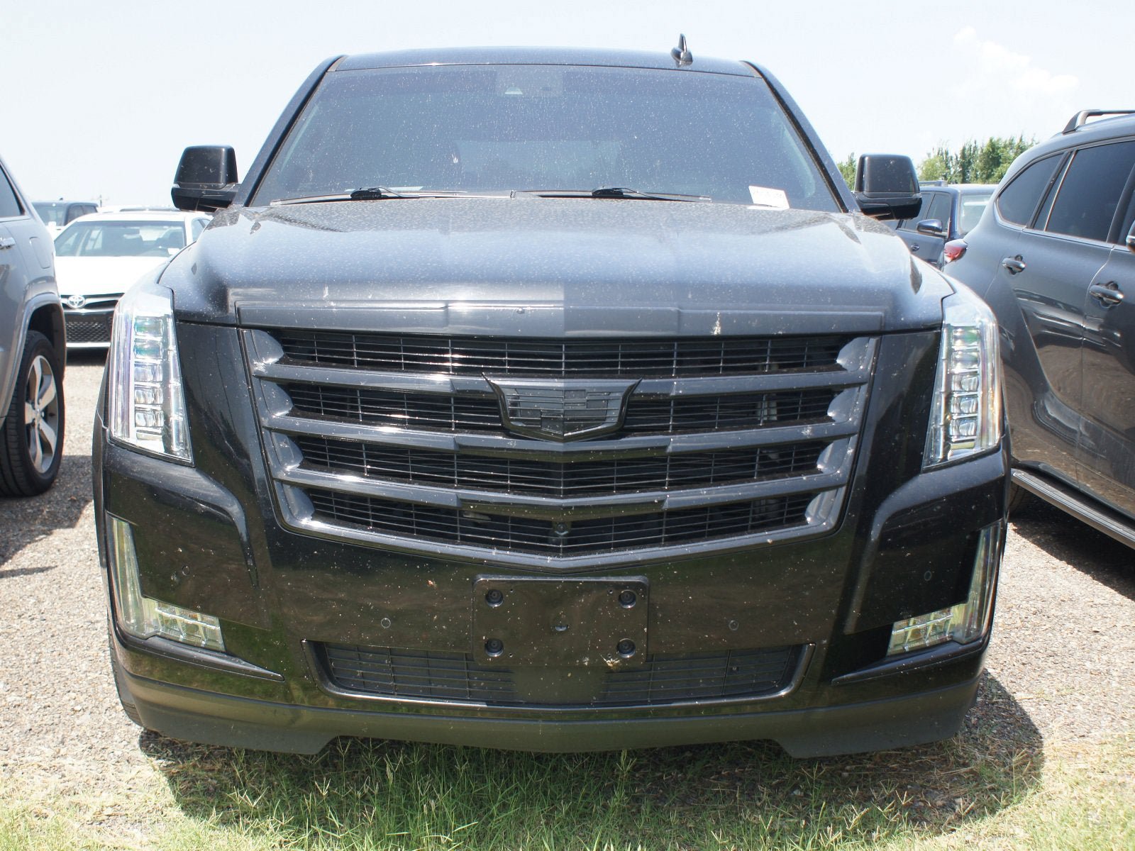 Used 2016 Cadillac Escalade Premium AWD/4WD image 2