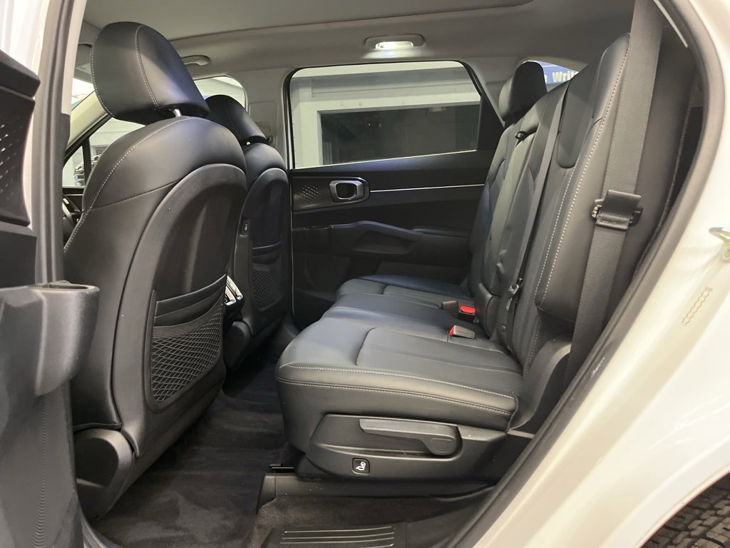 Used 2021 Kia Sorento S w/ Panoramic Sunroof Package image 31