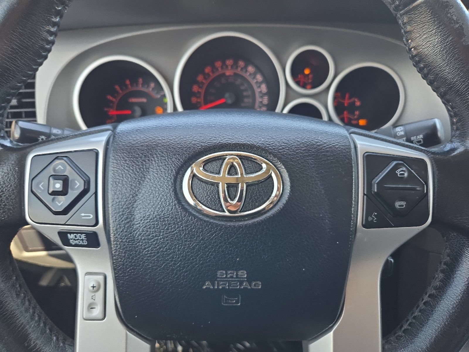 Used 2015 Toyota Sequoia SR5 RWD image 23