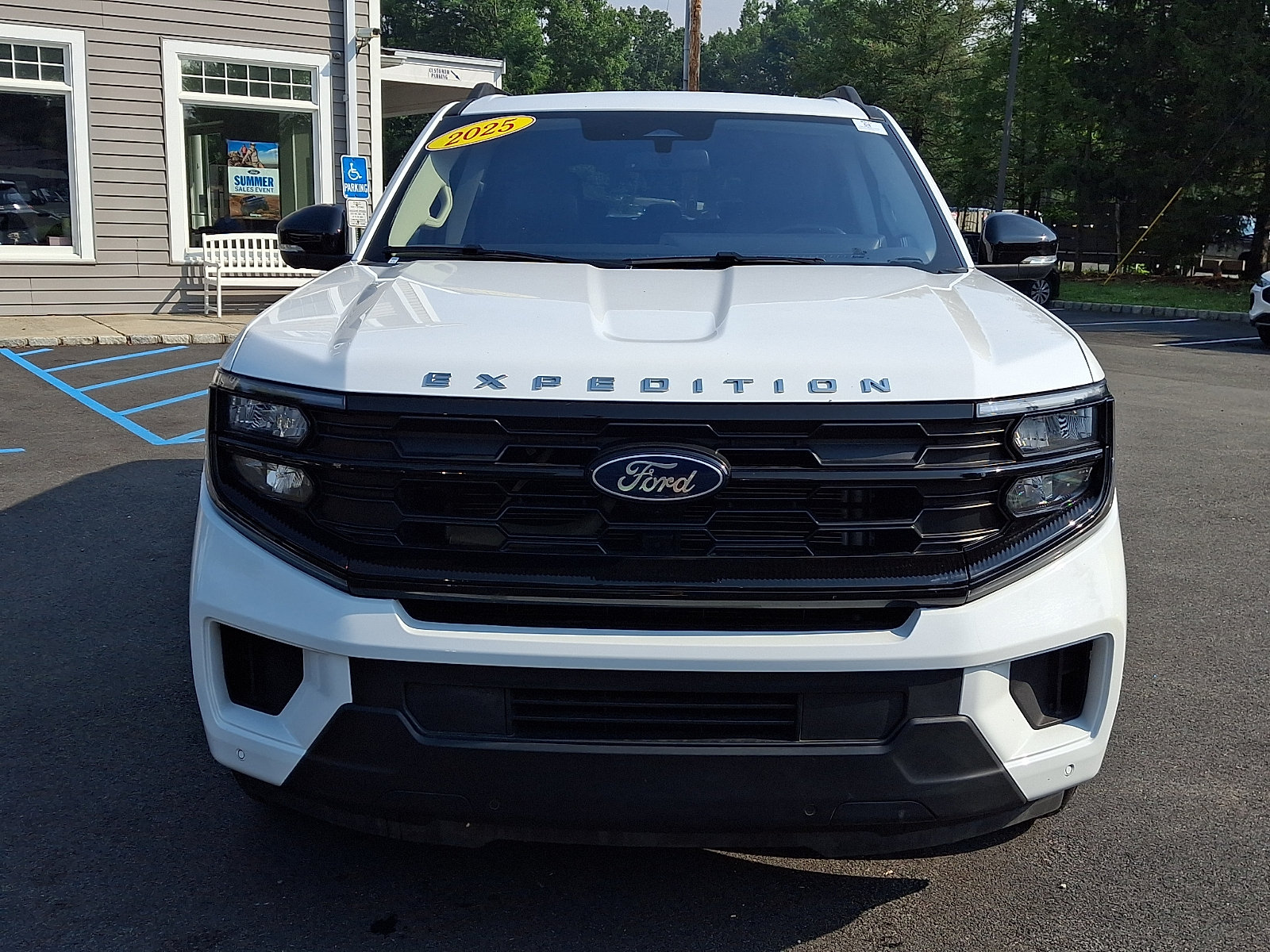 Certified 2025 Ford Expedition Active AWD/4WD image 2