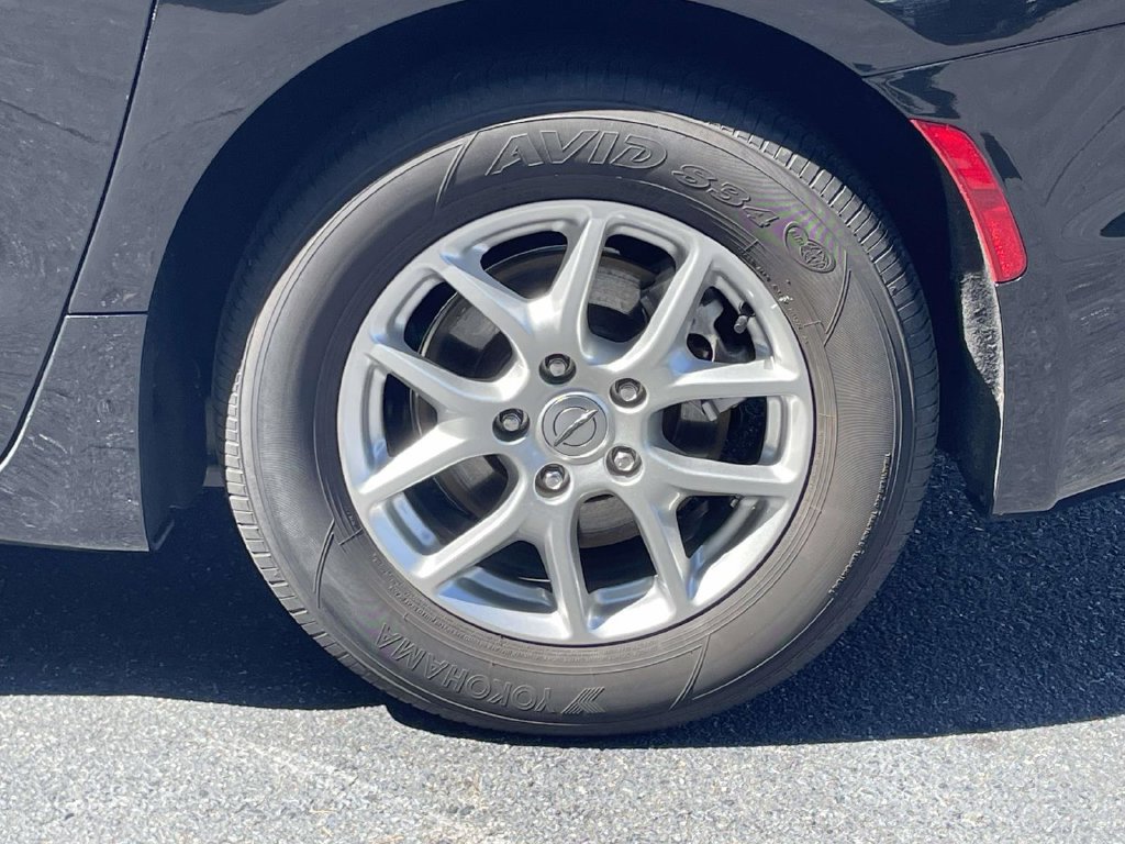 Certified 2023 Chrysler Pacifica Touring-L FWD image 12