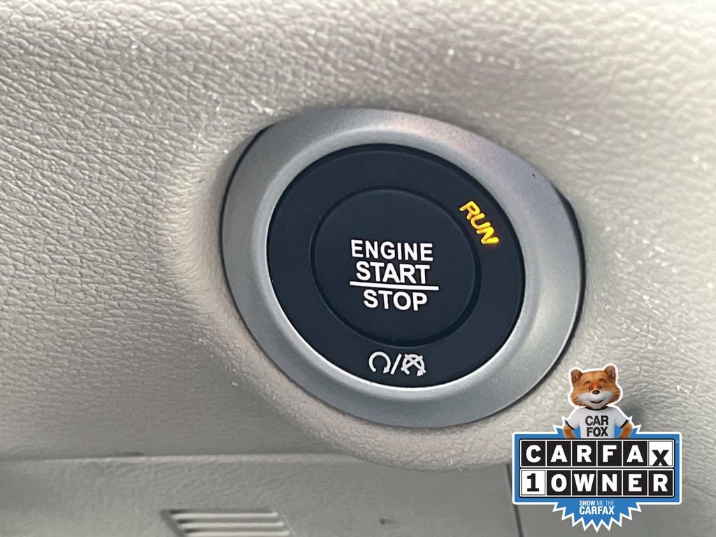 Used 2023 Chrysler Voyager LX image 31