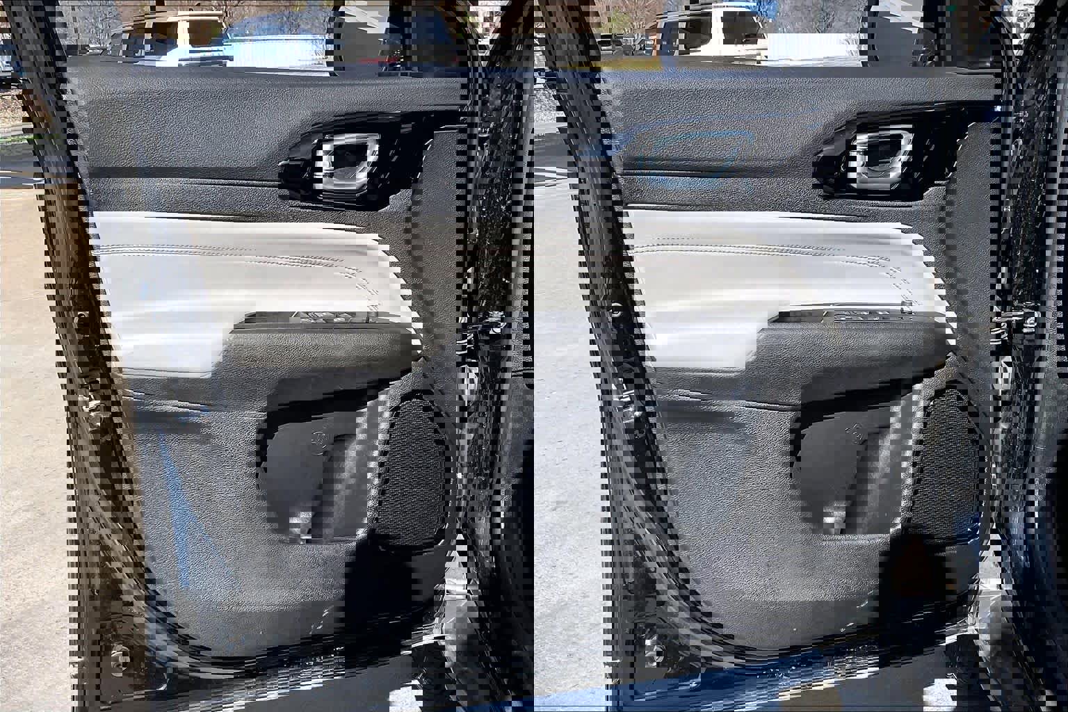 Used 2025 Jeep Compass Limited image 21