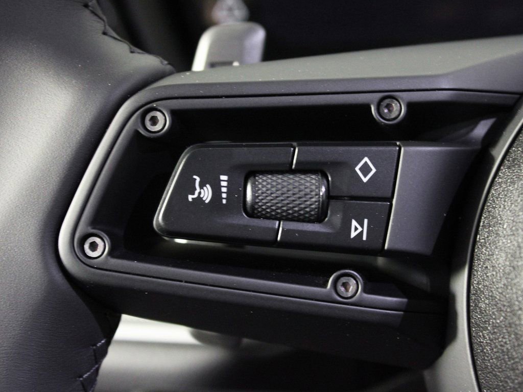 Certified 2025 Porsche Cayenne Coupe image 23