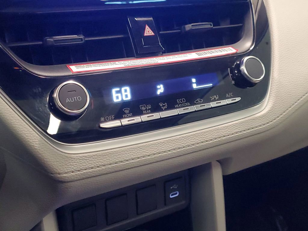 Used 2024 Toyota Corolla Cross LE w/ Moonroof Package FWD image 27