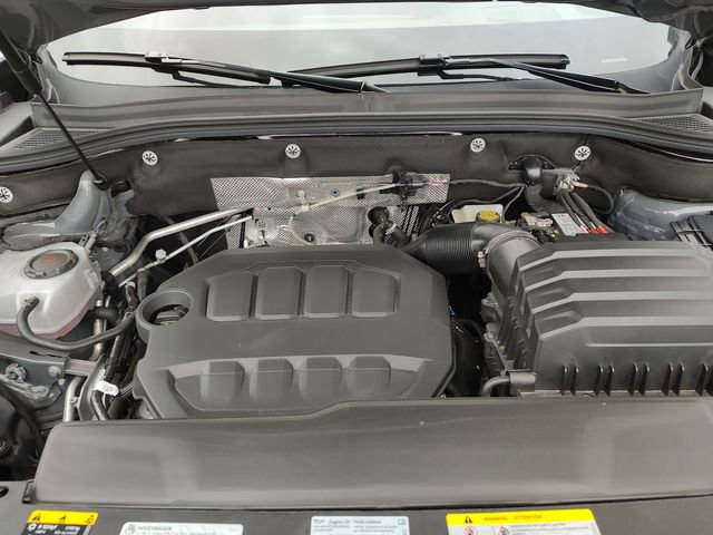 Used 2025 Volkswagen Atlas Cross Sport SEL R-Line AWD/4WD image 32