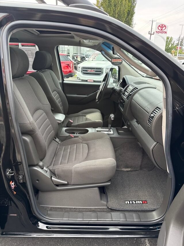 Used 2005 Nissan Frontier NISMO w/ (J01) Sunroof Pkg AWD/4WD image 16