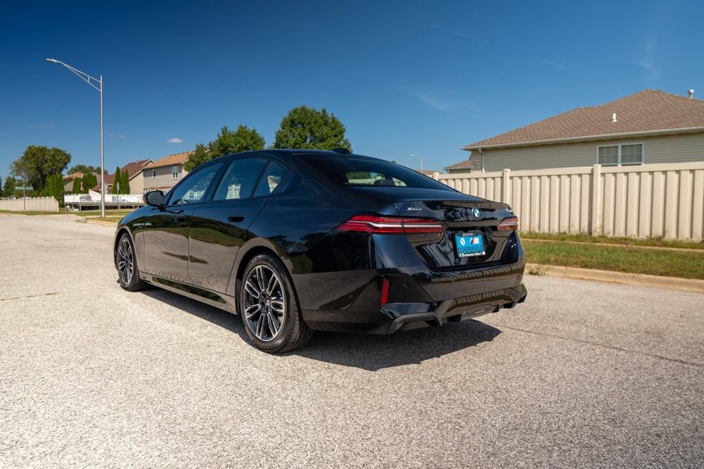 Used 2024 BMW 540i xDrive w/ Premium Package AWD/4WD image 4