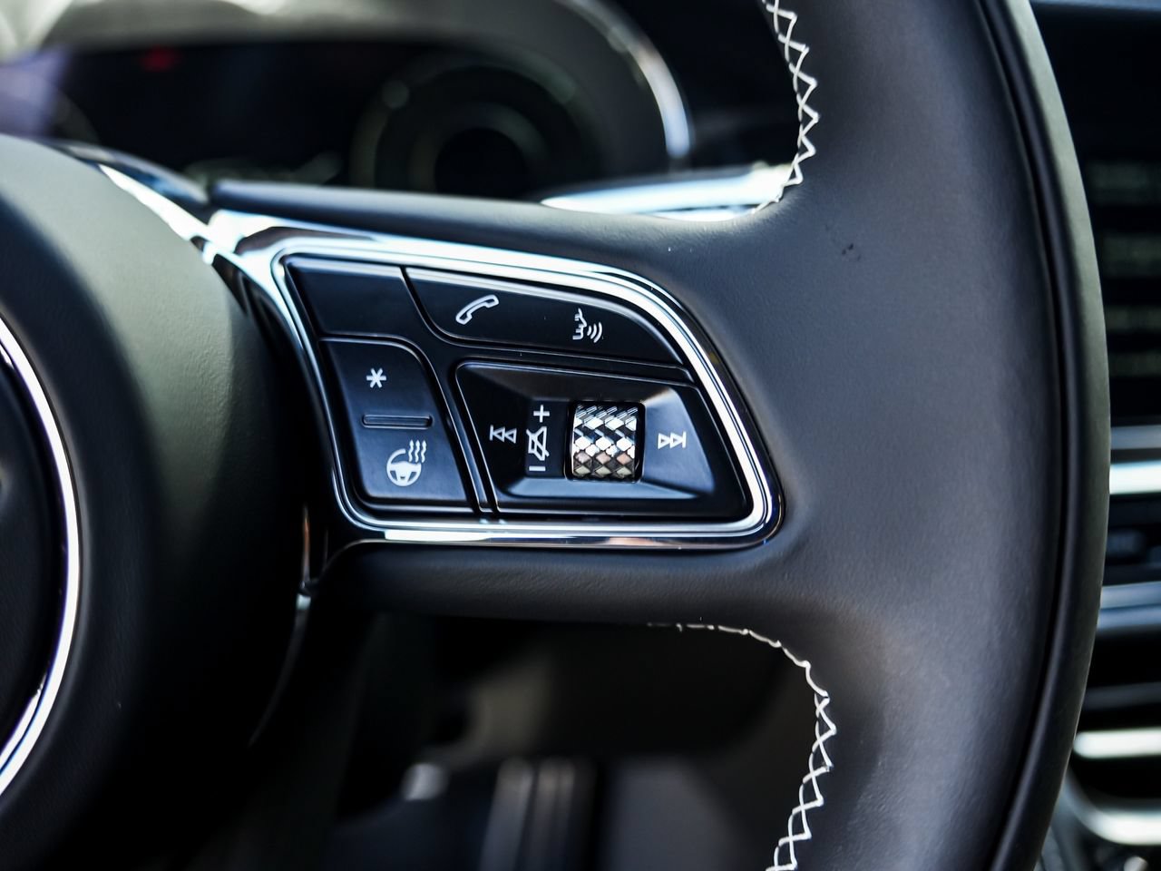 Used 2025 Bentley Flying Spur Plug-In Hybrid AWD/4WD image 19