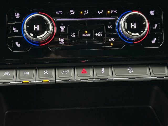 Used 2025 GMC Sierra 1500 AT4 w/ Technology Package image 28