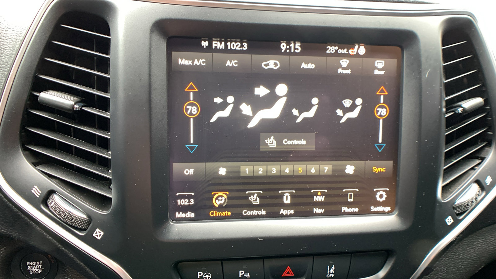 Used 2023 Jeep Cherokee Altitude Lux AWD/4WD image 15