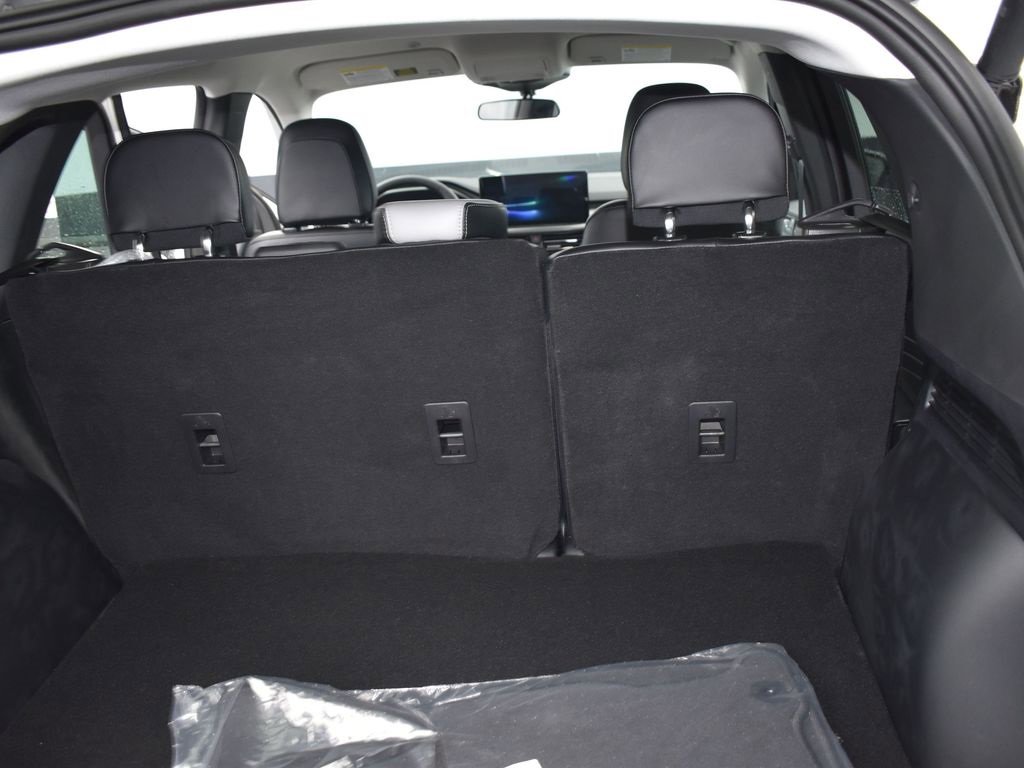 New 2025 Ford Escape SE image 13