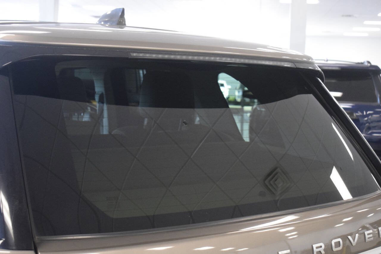 Used 2017 Land Rover Range Rover image 28