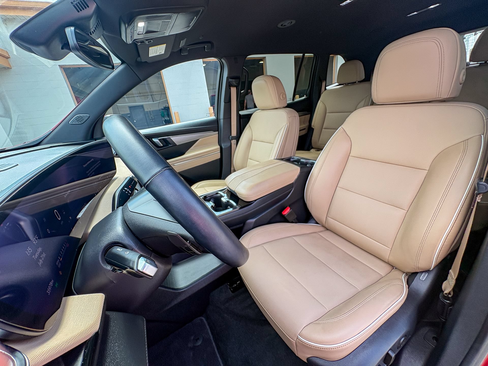 Used 2025 Buick Enclave Preferred w/ Power Package FWD image 22